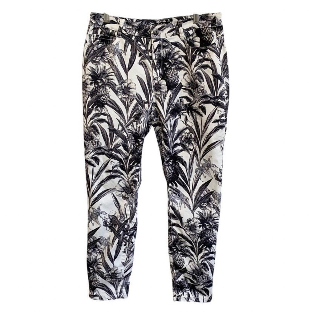 Charlie B Women's Size 8 Black White Pineapple Floral Print Slim Leg Pants - EUC